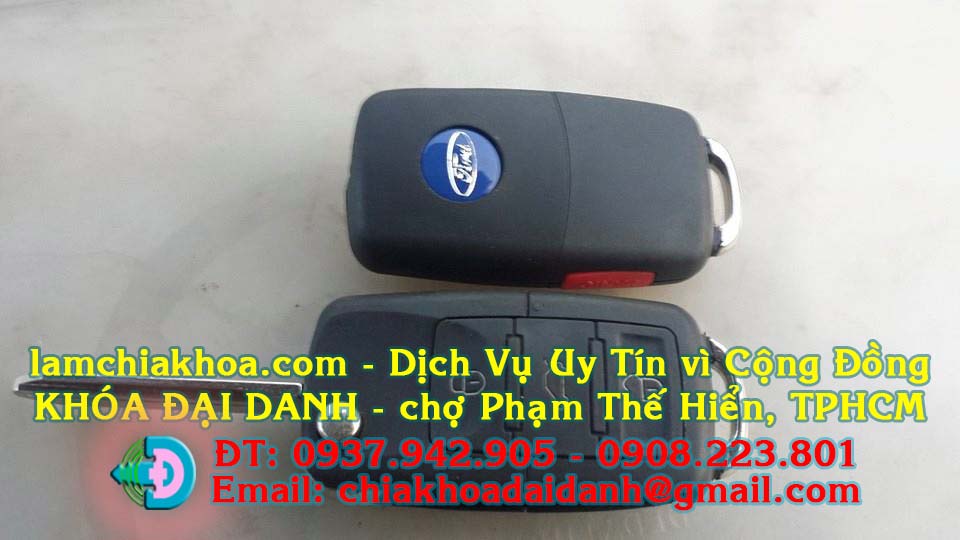 lam-chia-khoa-gap-xe-ford