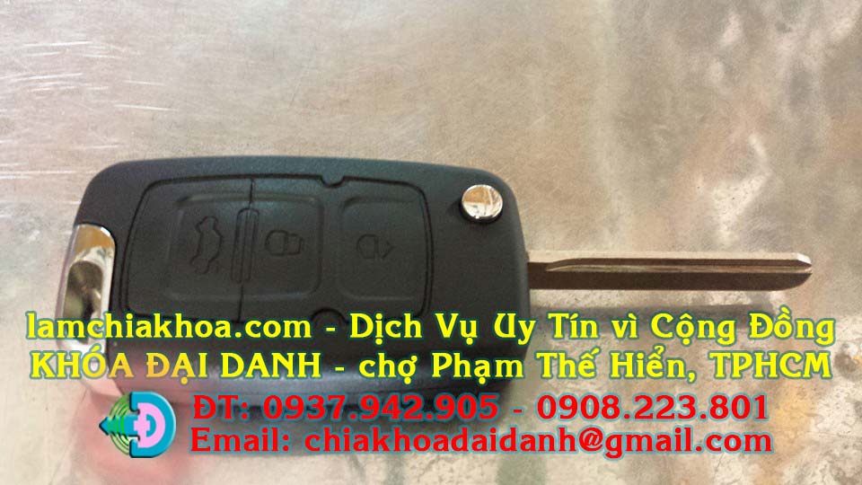 Mẫu chìa khóa gập xe Ford cứng cáp, bền, đẹp