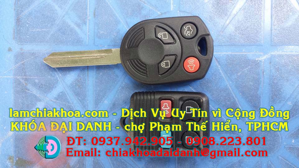 lam-chia-khoa-xe-ford-everest-4-nut